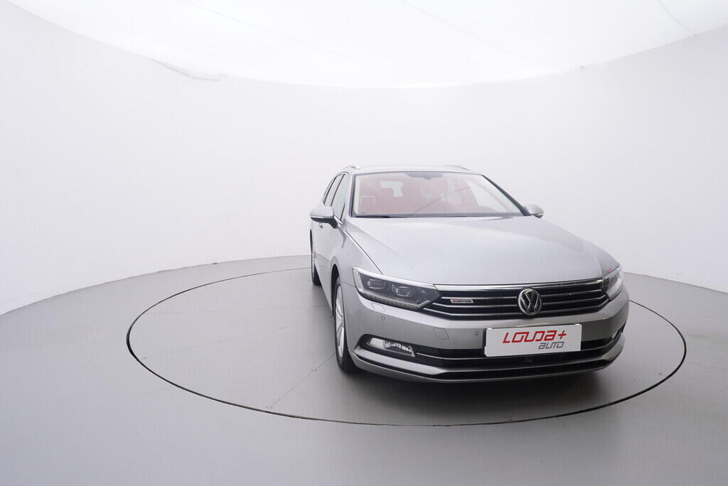 OV190V09543_17.webp_PASSAT Highline 2.0 TDI 176 kW automat, DPH