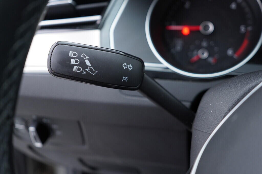 OV190V09543_24.webp_PASSAT Highline 2.0 TDI 176 kW automat, DPH