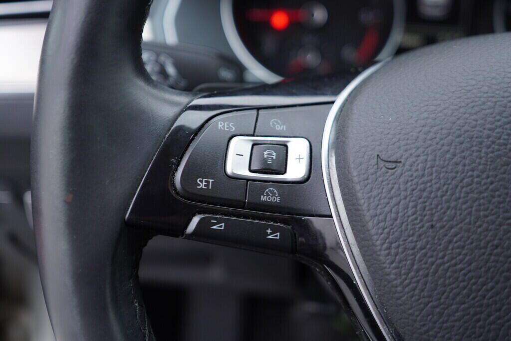 OV190V09543_26.webp_PASSAT Highline 2.0 TDI 176 kW automat, DPH