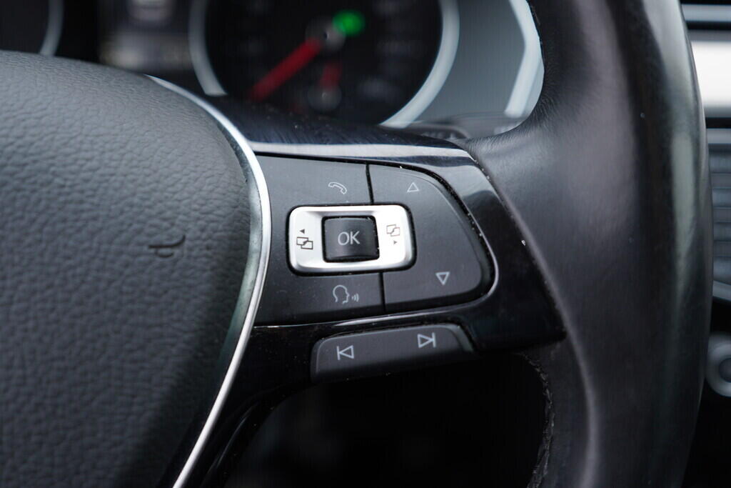 OV190V09543_27.webp_PASSAT Highline 2.0 TDI 176 kW automat, DPH