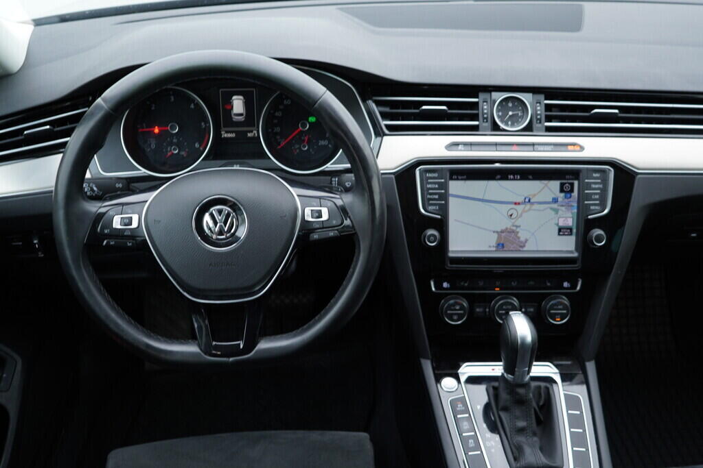 OV190V09543_28.webp_PASSAT Highline 2.0 TDI 176 kW automat, DPH