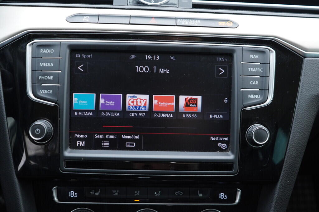 OV190V09543_31.webp_PASSAT Highline 2.0 TDI 176 kW automat, DPH