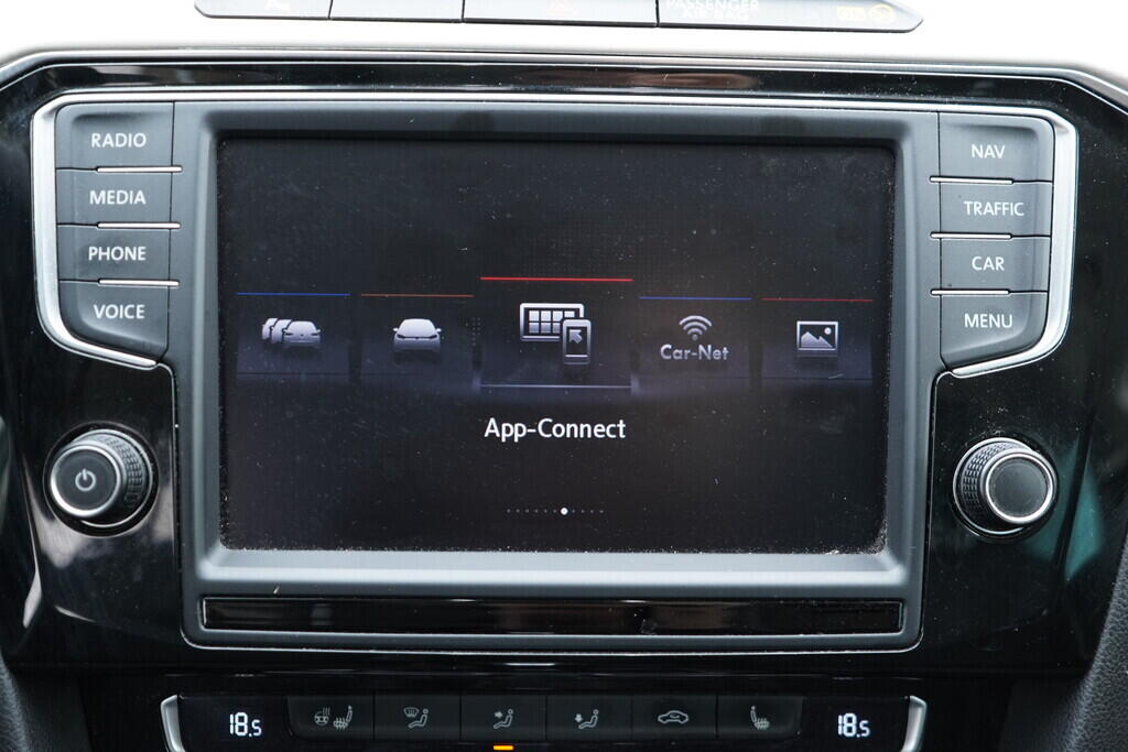 OV190V09543_32.webp_PASSAT Highline 2.0 TDI 176 kW automat, DPH