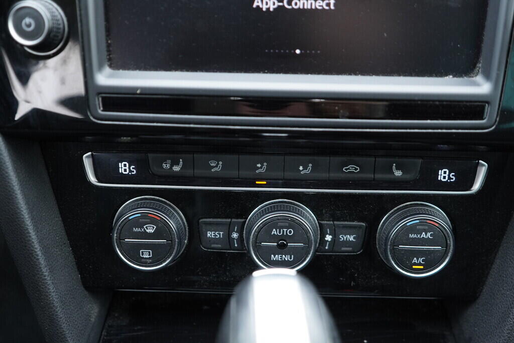 OV190V09543_33.webp_PASSAT Highline 2.0 TDI 176 kW automat, DPH