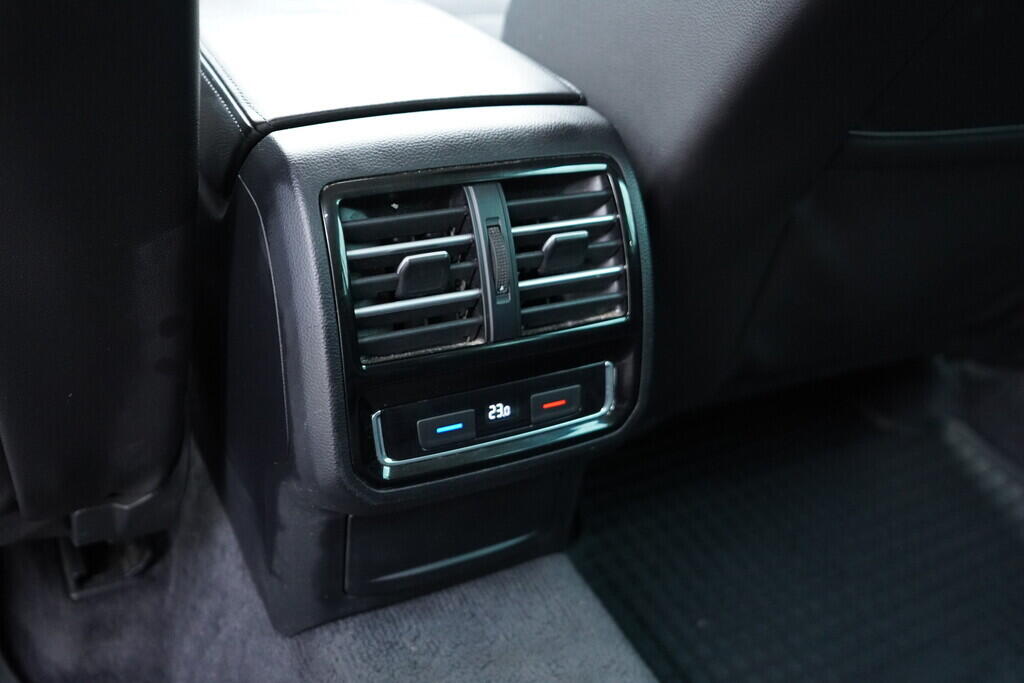 OV190V09543_37.webp_PASSAT Highline 2.0 TDI 176 kW automat, DPH