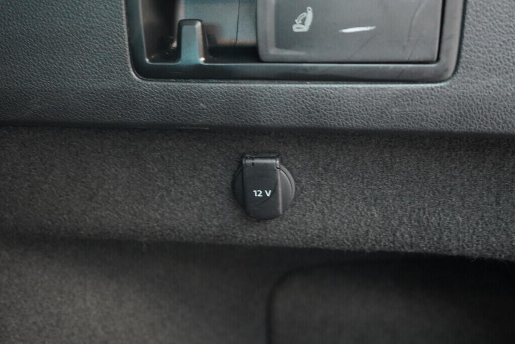 OV190V09543_39.webp_PASSAT Highline 2.0 TDI 176 kW automat, DPH