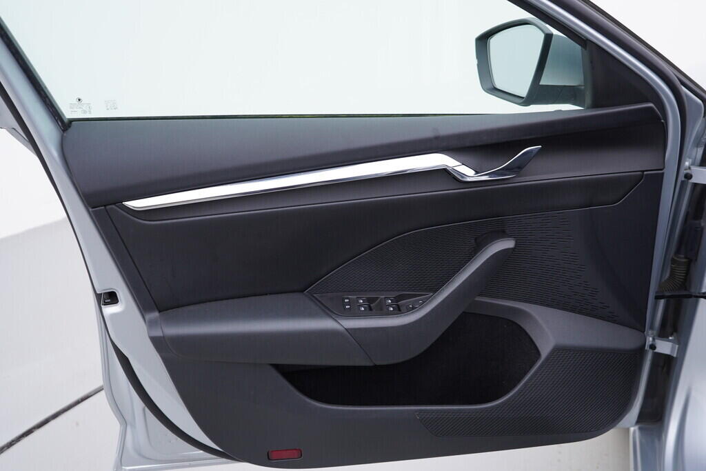 OV190V09552_44.webp_OCTAVIA Style 2.0 TDI 85 kW manuál, DPH