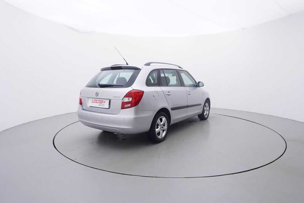 OV190V09553_14.webp_FABIA Elegance 1.6 16V 77 kW manuál