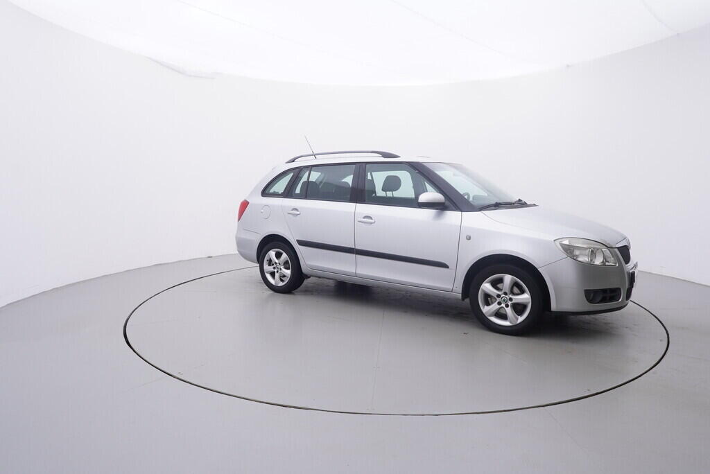 OV190V09553_16.webp_FABIA Elegance 1.6 16V 77 kW manuál