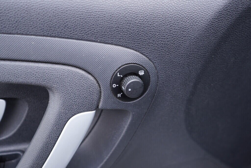 OV190V09553_21.webp_FABIA Elegance 1.6 16V 77 kW manuál