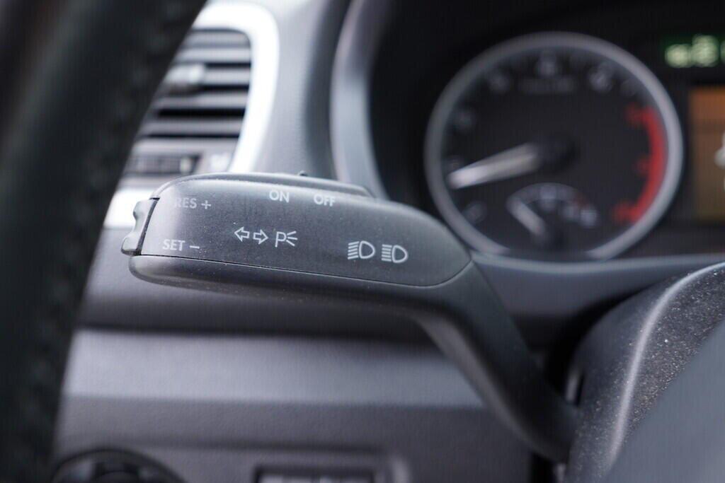 OV190V09553_24.webp_FABIA Elegance 1.6 16V 77 kW manuál