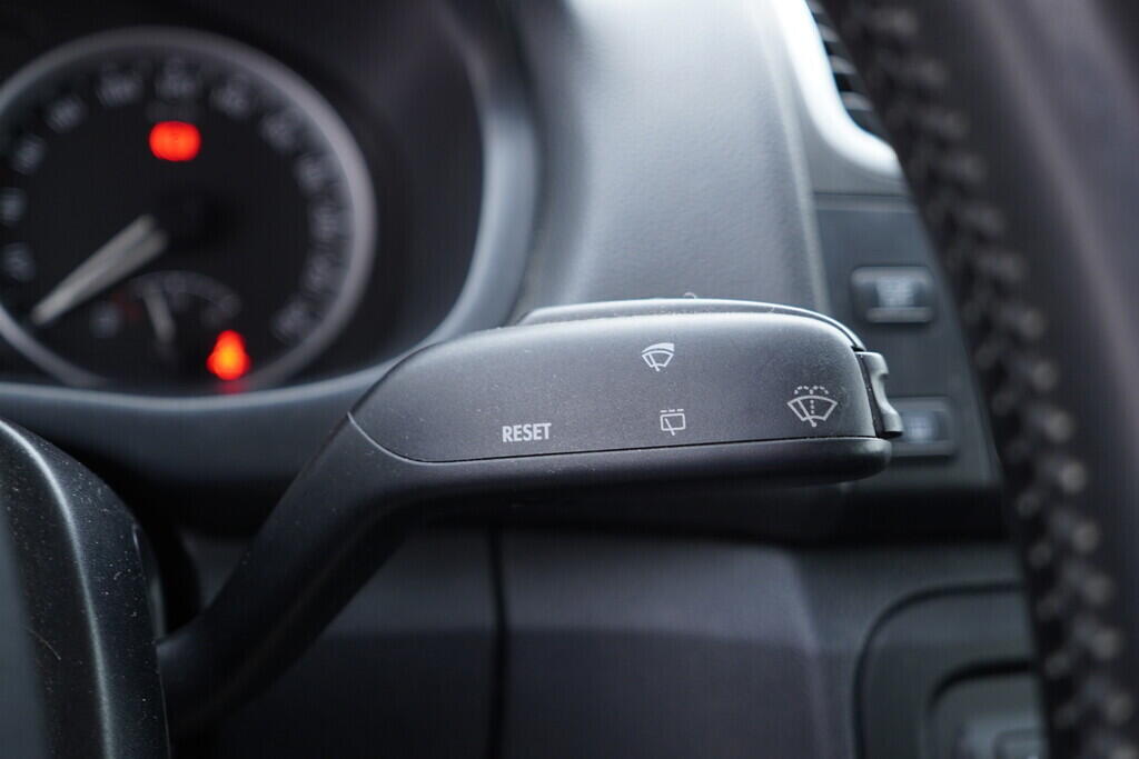 OV190V09553_25.webp_FABIA Elegance 1.6 16V 77 kW manuál