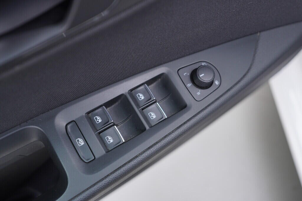 OV190V09556_20.webp_LEON ST  1.8 TSI 132 kW manuál