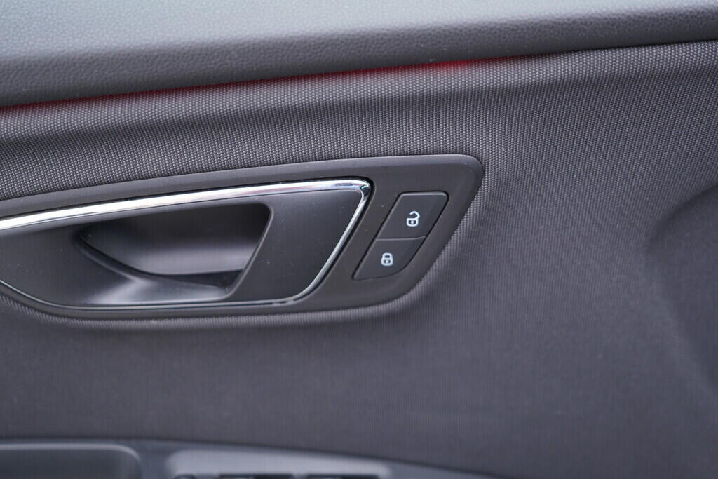 OV190V09556_21.webp_LEON ST  1.8 TSI 132 kW manuál