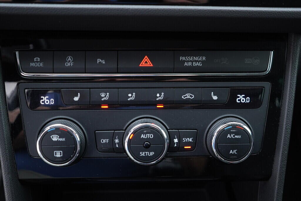 OV190V09556_38.webp_LEON ST  1.8 TSI 132 kW manuál