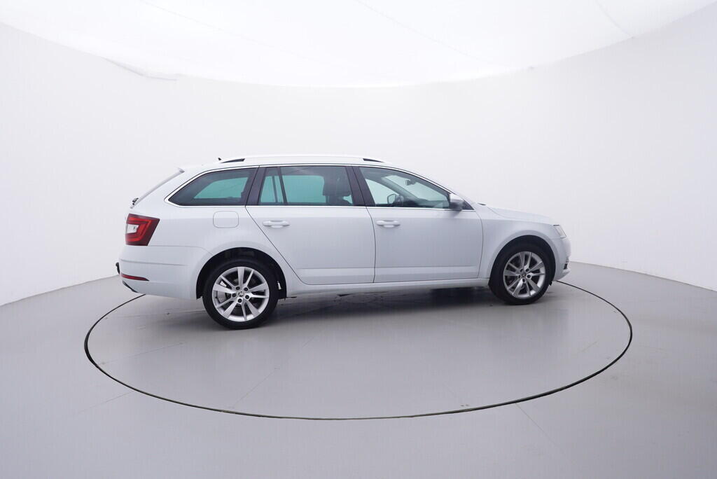 OV190V09558_15.webp_OCTAVIA Style Plus 2.0 TDI 110 kW automat
