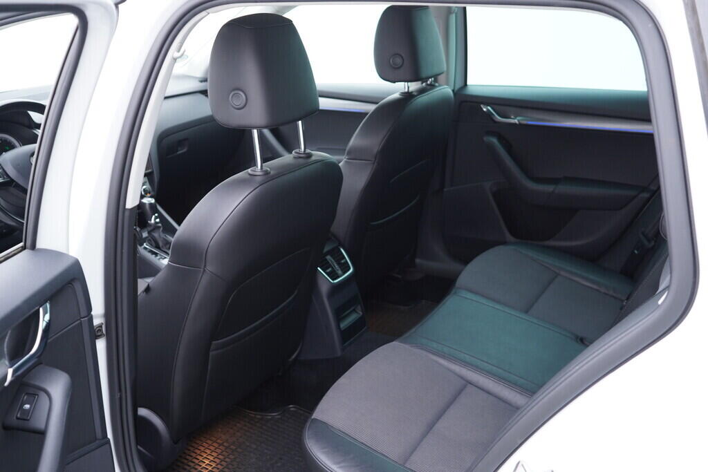 OV190V09558_40.webp_OCTAVIA Style Plus 2.0 TDI 110 kW automat