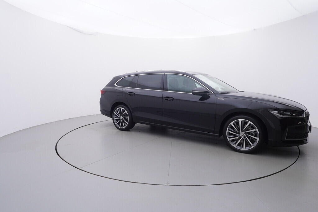 OV190V09567_16.webp_SUPERB L&K 2.0 TDI 142 kW automat, DPH