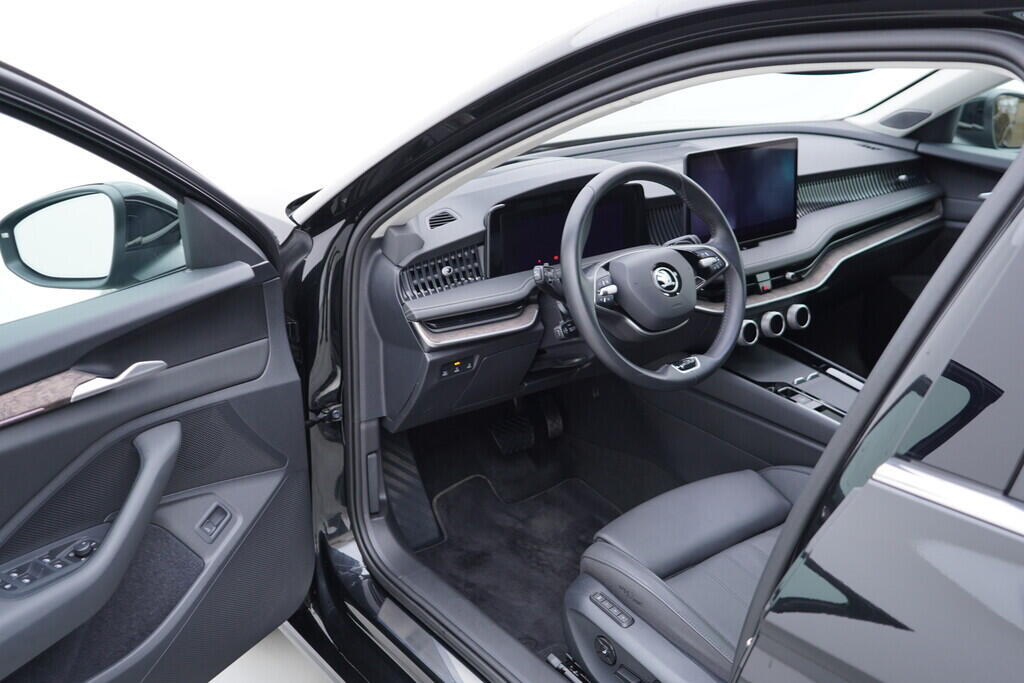 OV190V09567_18.webp_SUPERB L&K 2.0 TDI 142 kW automat, DPH