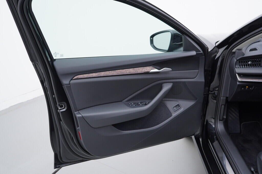 OV190V09567_19.webp_SUPERB L&K 2.0 TDI 142 kW automat, DPH