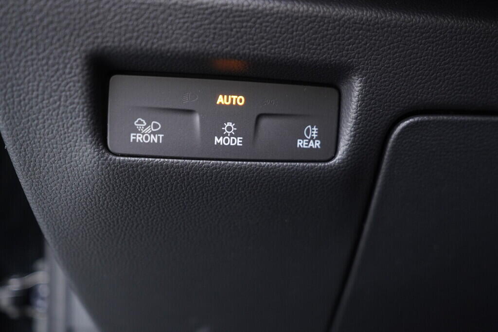 OV190V09567_28.webp_SUPERB L&K 2.0 TDI 142 kW automat, DPH