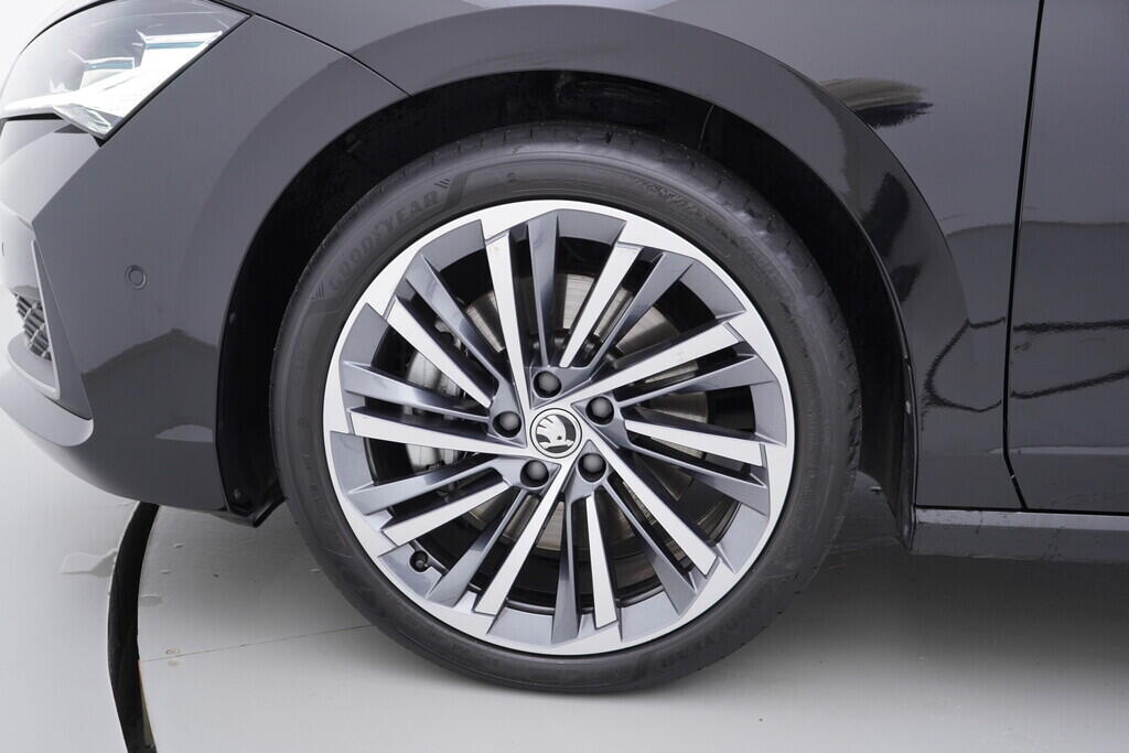 OV190V09567_43.webp_SUPERB L&K 2.0 TDI 142 kW automat, DPH