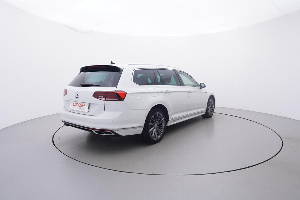 OV190V09568_14.webp_PASSAT VARIANT R-Line  2.0 TDI 110 kW automat, DPH