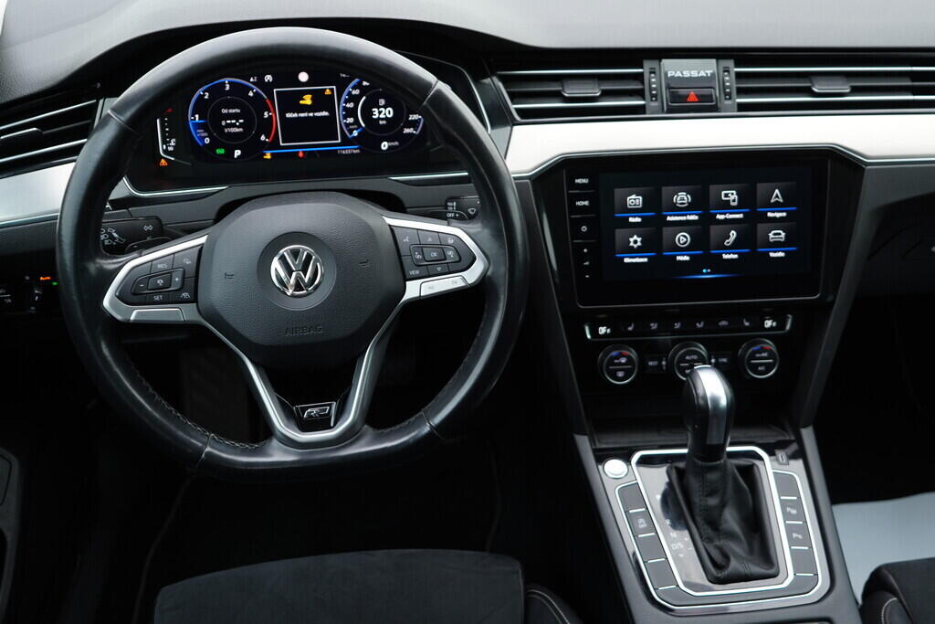 OV190V09568_29.webp_PASSAT VARIANT R-Line  2.0 TDI 110 kW automat, DPH