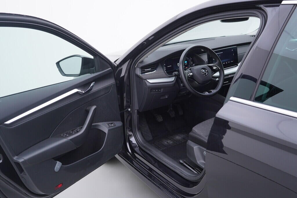 OV190V09569_18.webp_OCTAVIA Style 1.5 TSI 110 kW manuál, DPH