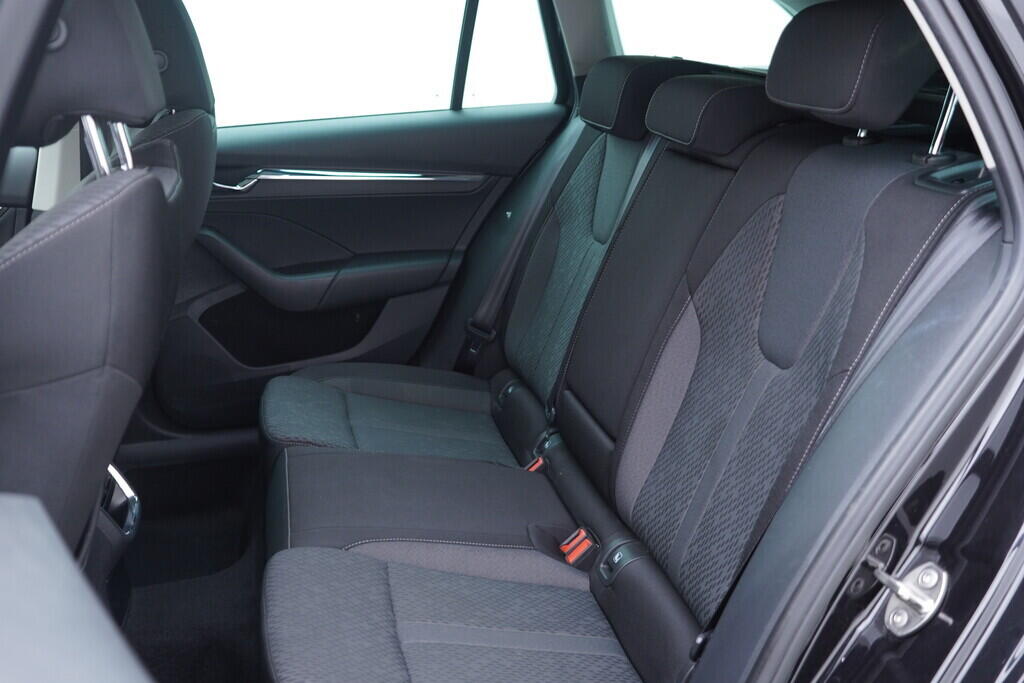 OV190V09569_39.webp_OCTAVIA Style 1.5 TSI 110 kW manuál, DPH