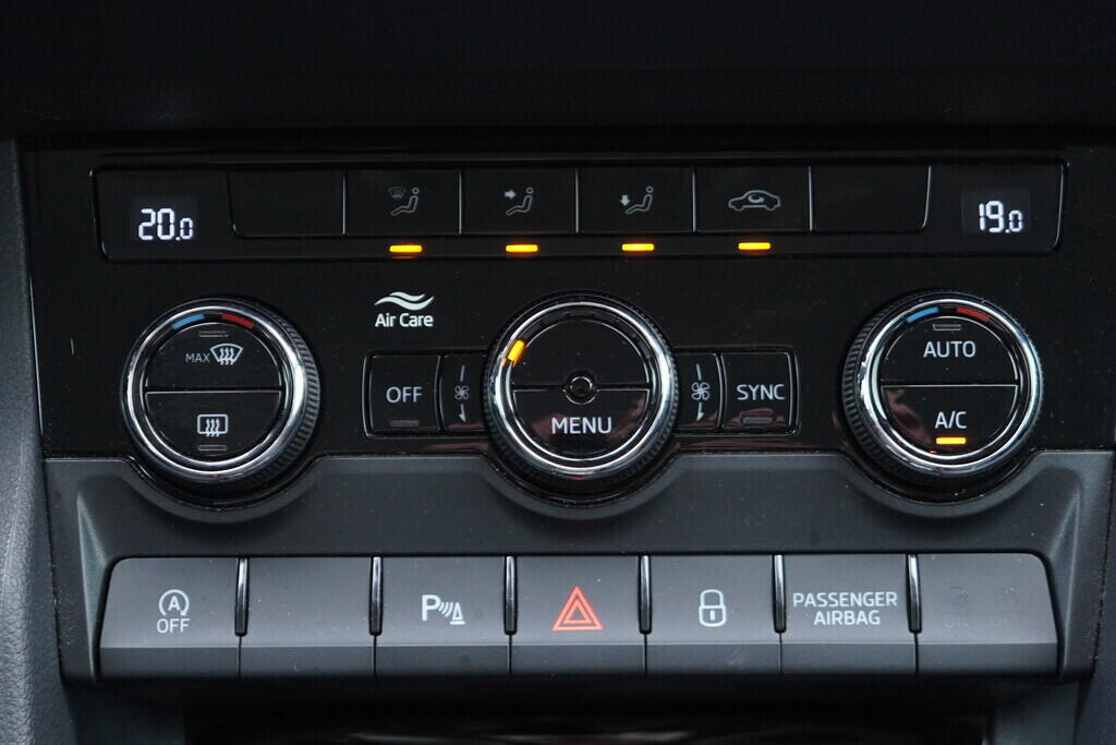 OV190V09570_34.webp_KAROQ Style 1.5 TSI 110 kW automat, DPH