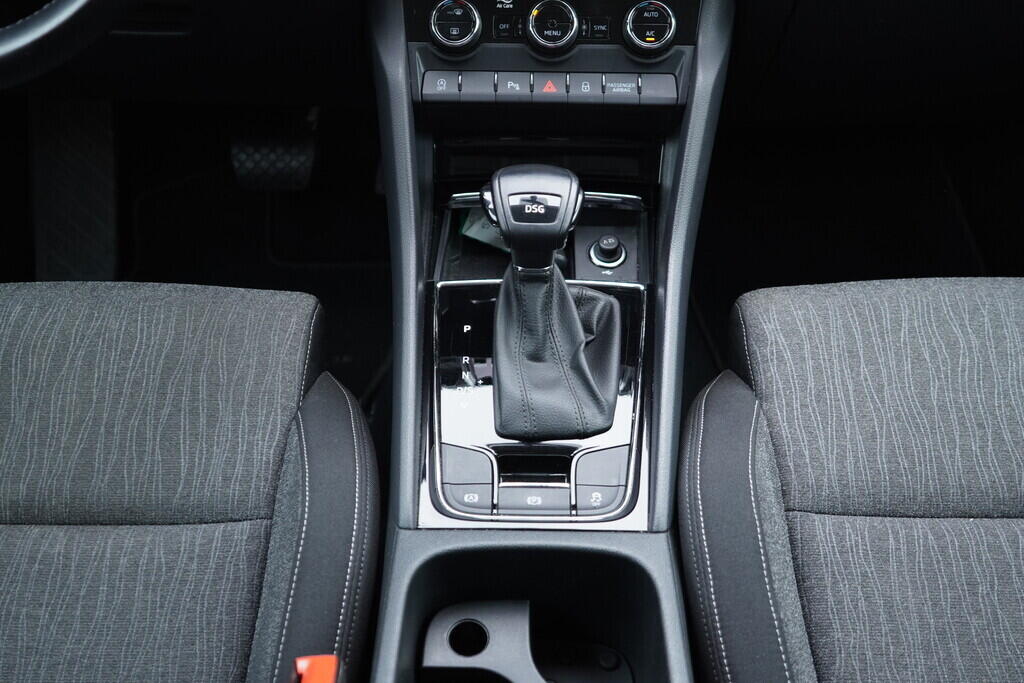 OV190V09570_35.webp_KAROQ Style 1.5 TSI 110 kW automat, DPH