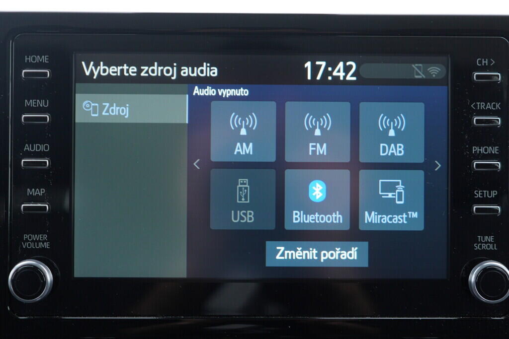 OV190V09571_28.webp_COROLLA Active 1.8 2ZR 90 kW automat, DPH