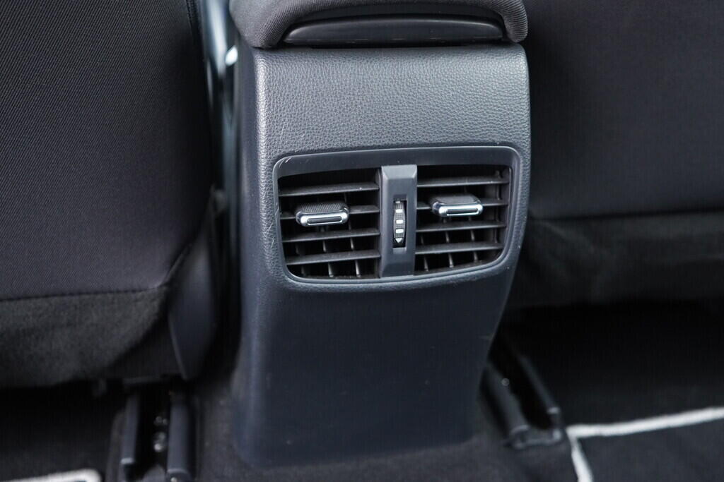 OV190V09571_33.webp_COROLLA Active 1.8 2ZR 90 kW automat, DPH