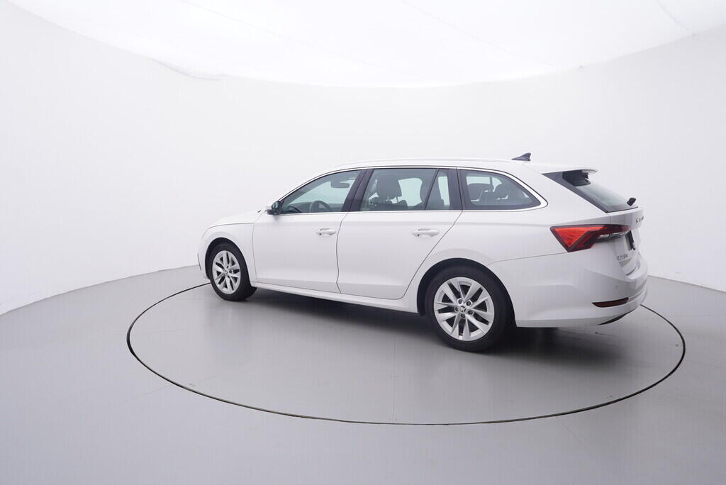 OV190V09572_12.webp_OCTAVIA Style 1.5 TSI 110 kW manuál, DPH