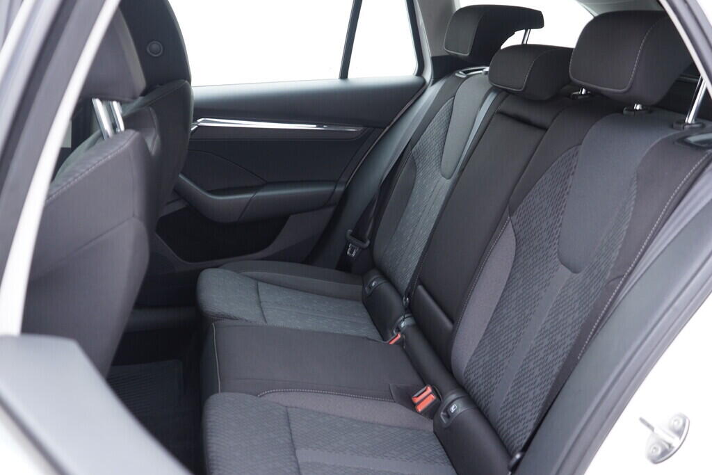 OV190V09572_36.webp_OCTAVIA Style 1.5 TSI 110 kW manuál, DPH