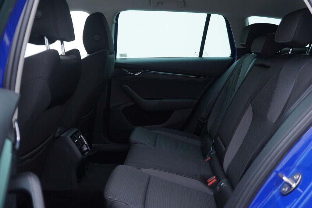 OV190V09573_35.webp_OCTAVIA Ambition 2.0 TDI 85 kW manuál, DPH