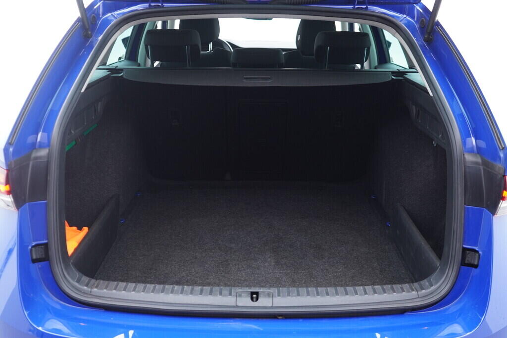 OV190V09573_36.webp_OCTAVIA Ambition 2.0 TDI 85 kW manuál, DPH