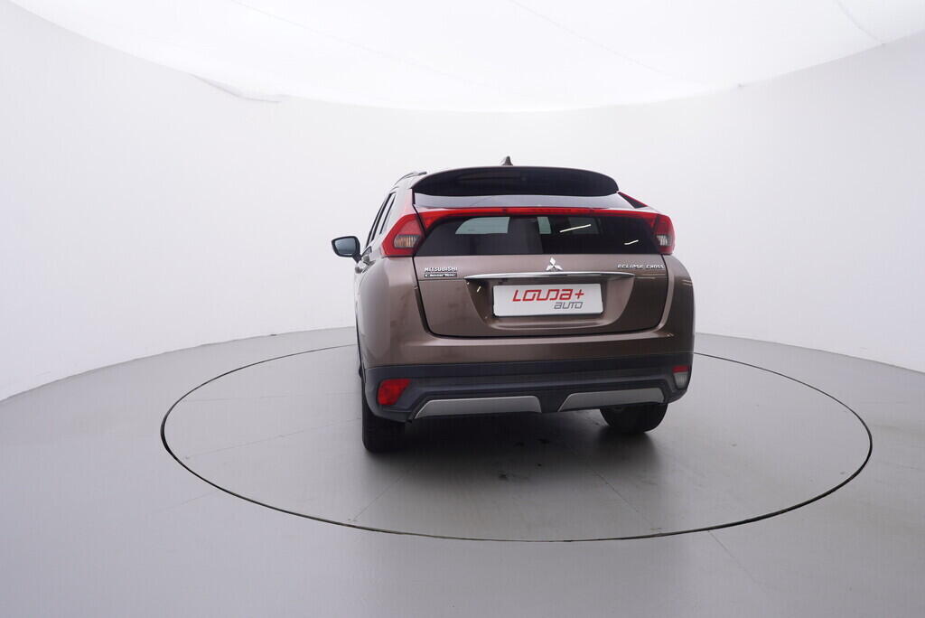 OV190V09574_13.webp_ECLIPSE CROSS  1.5  120 kW manuál