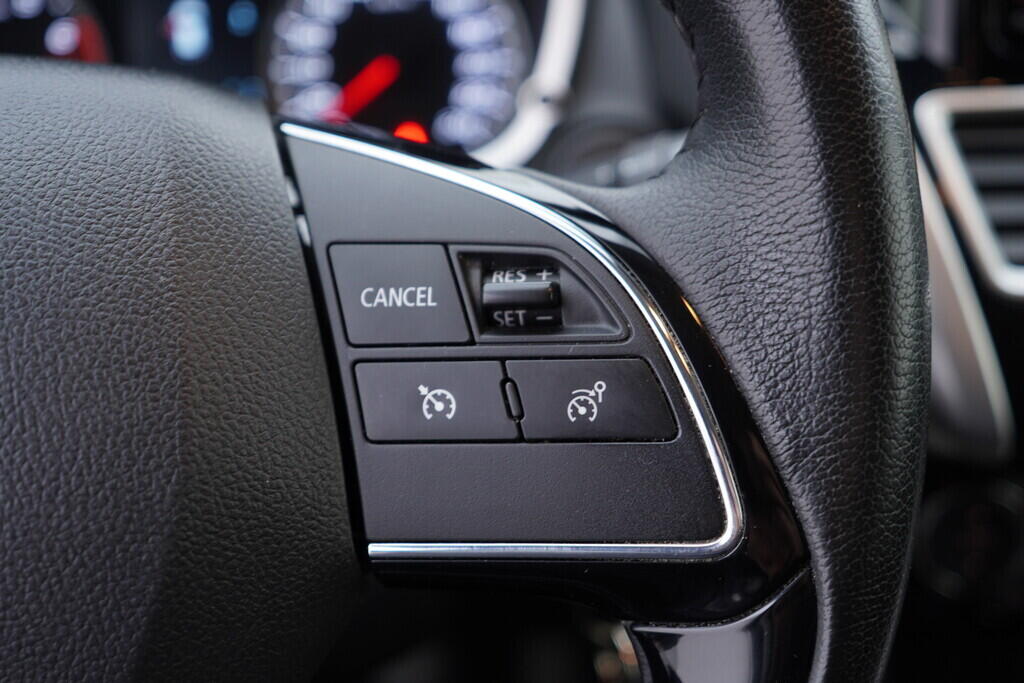 OV190V09574_26.webp_ECLIPSE CROSS  1.5  120 kW manuál