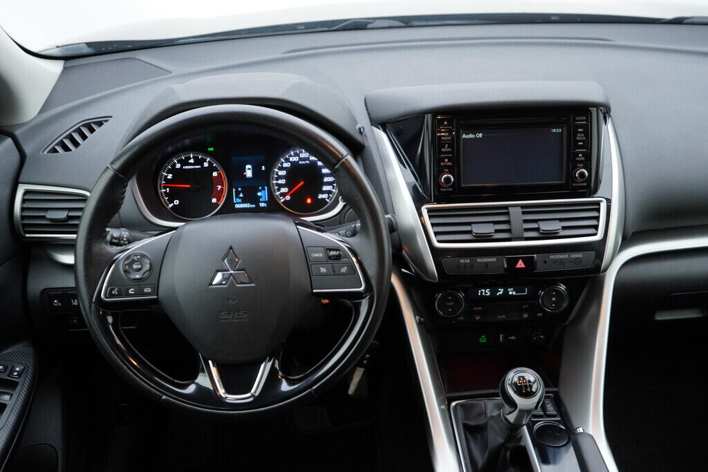 OV190V09574_27.webp_ECLIPSE CROSS  1.5  120 kW manuál