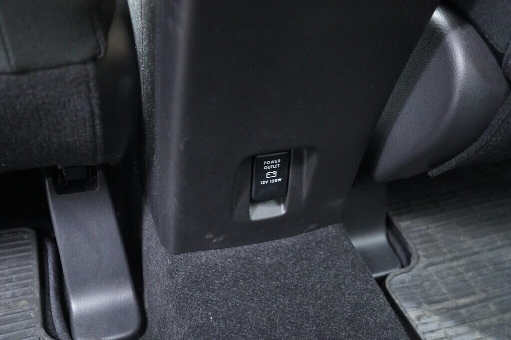 OV190V09574_38.webp_ECLIPSE CROSS  1.5  120 kW manuál