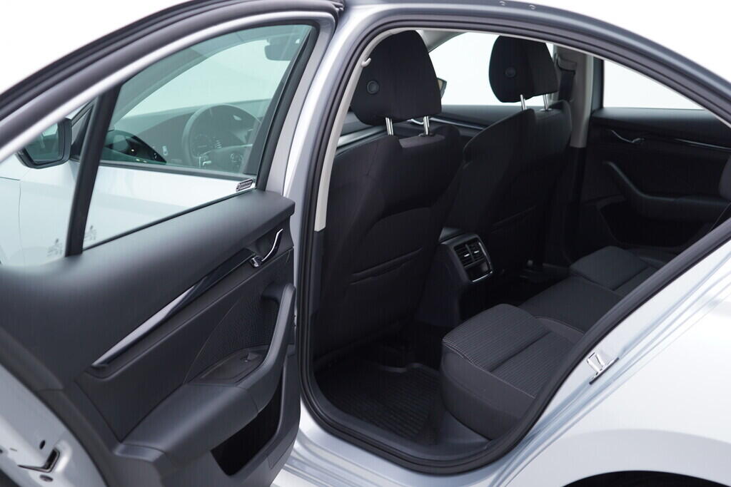 OV190V09575_35.webp_OCTAVIA Ambition 2.0 TDI 85 kW automat, DPH