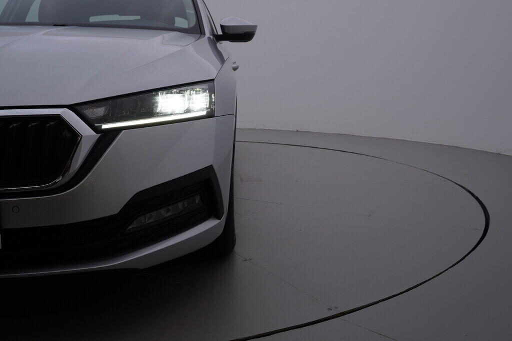 OV190V09575_41.webp_OCTAVIA Ambition 2.0 TDI 85 kW automat, DPH