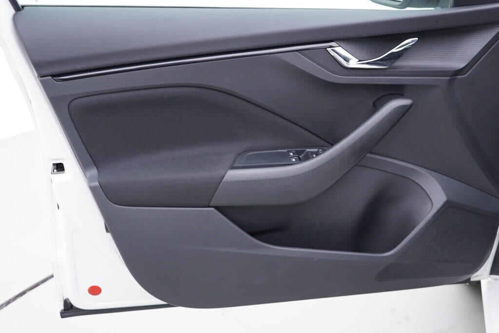 OV190V09577_19.webp_KAMIQ Ambition 1.0 TSI 70 kW manuál, DPH