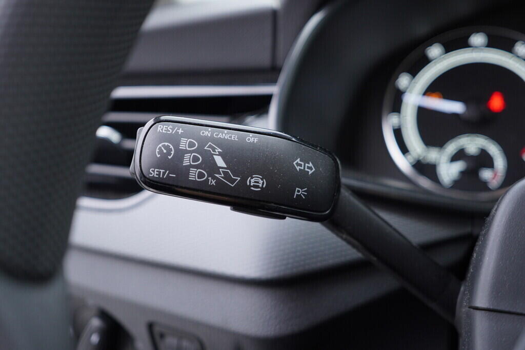 OV190V09577_23.webp_KAMIQ Ambition 1.0 TSI 70 kW manuál, DPH