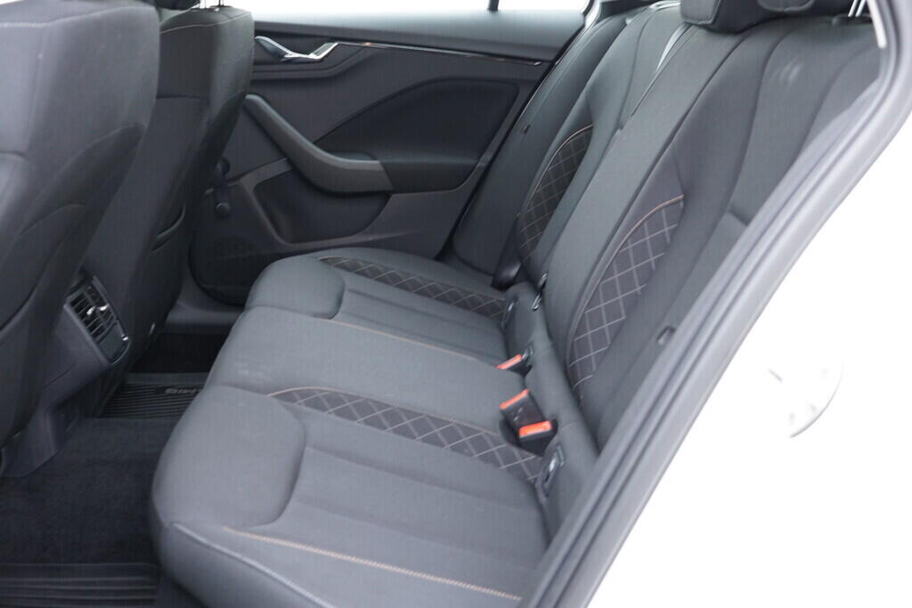 OV190V09577_34.webp_KAMIQ Ambition 1.0 TSI 70 kW manuál, DPH