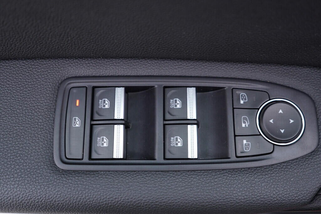 OV190V09579_20.webp_CAPTUR Techno  1.3 TCe 140 EDC 103 kW automat, DPH