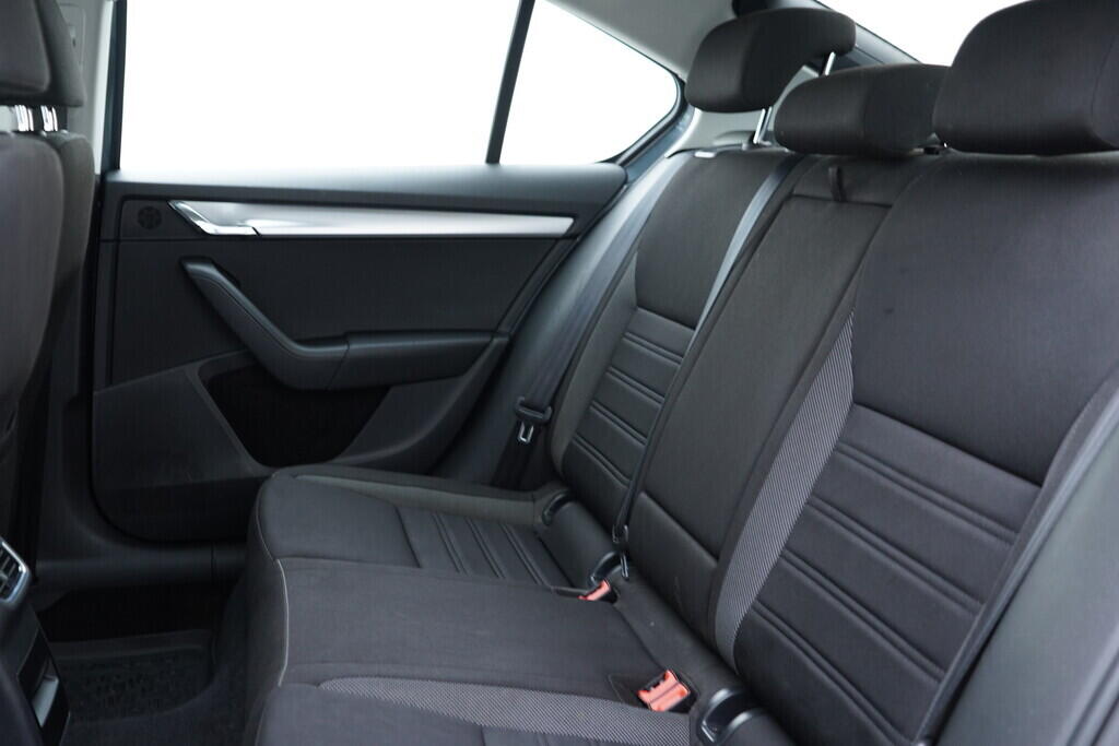 OV190V09581_35.webp_OCTAVIA Ambition 1.6 TDI 85 kW manuál