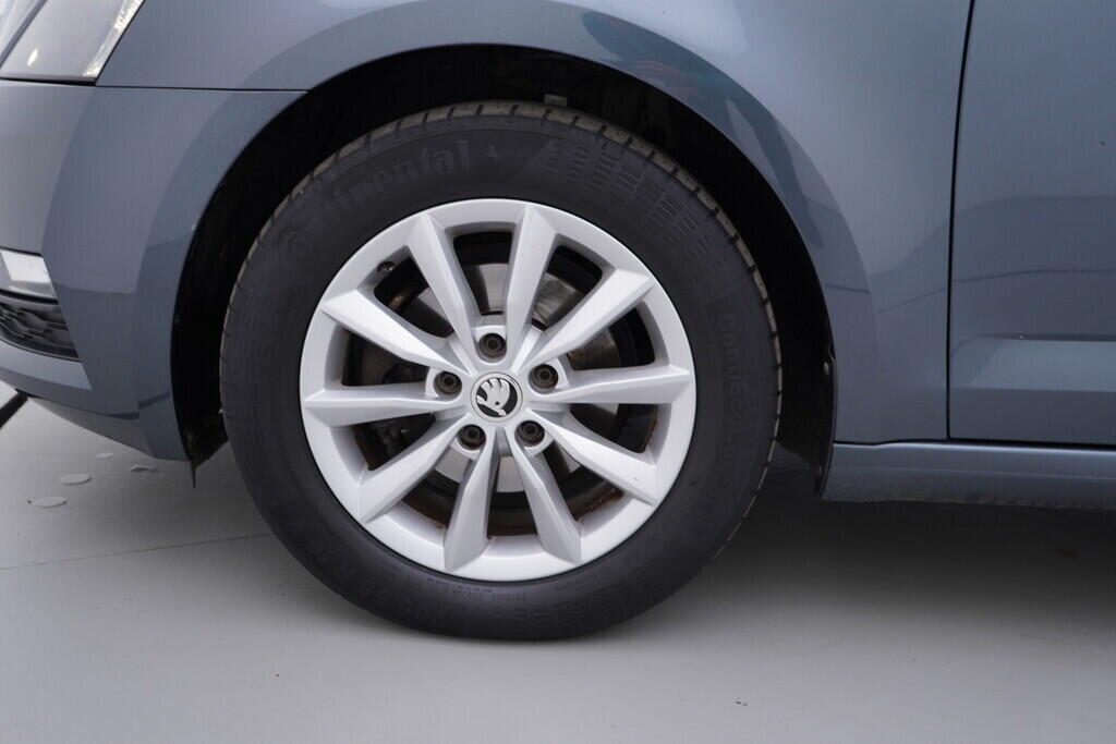 OV190V09581_40.webp_OCTAVIA Ambition 1.6 TDI 85 kW manuál